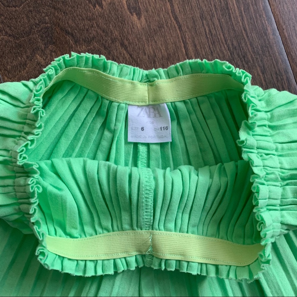Zara Green Shorts - Picture 3 of 3